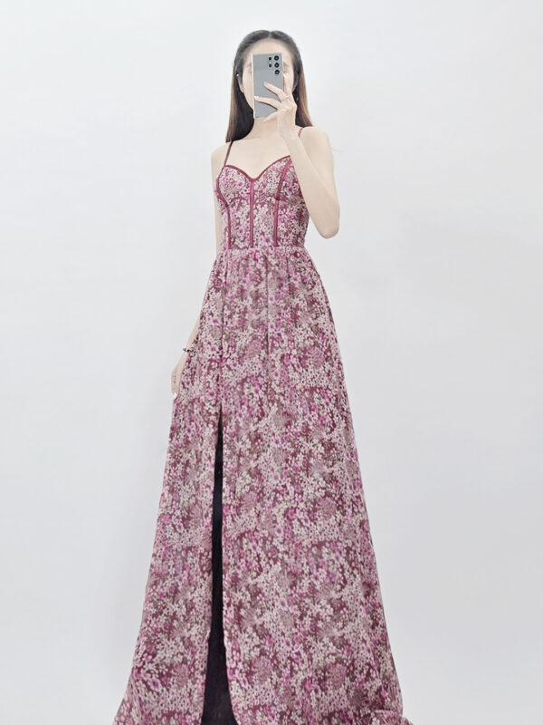 Đầm maxi 2 dây Crystall Doll cúp ngực xẻ tà in nhiều hoa
