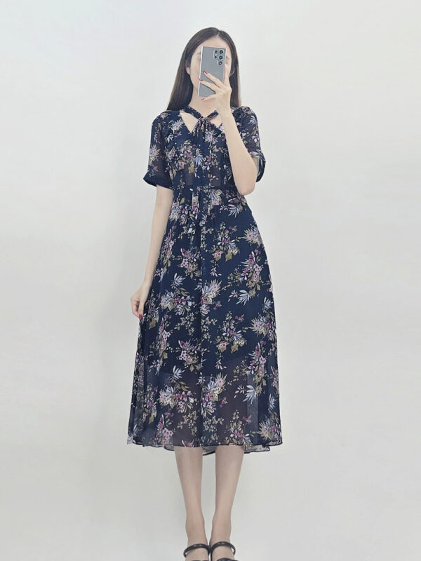 Đầm xuất cổ tim, tay ngắn, cột nơ cổ