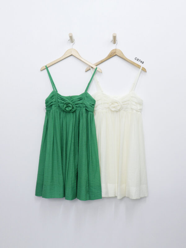 C8748 - 	Đầm 2 dây Taylor 2 lớp phối bông trước