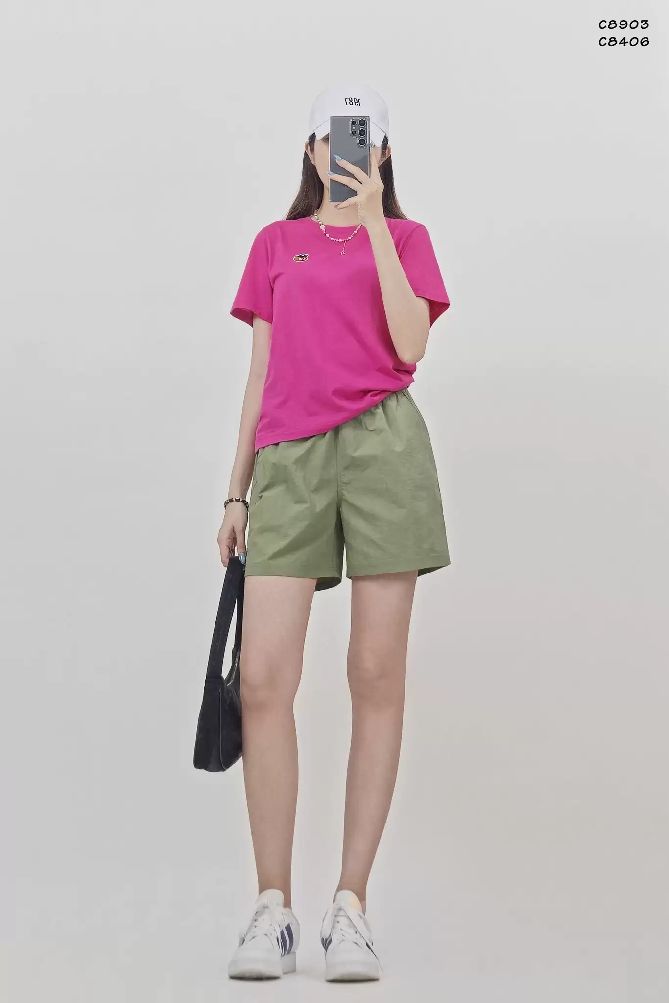 C8903 - 	Áo thun Who.A.U cổ tròn tay ngắn thêu mặt gấu