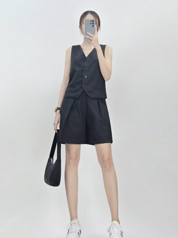 C7733 - Quần short Zara 2 túi xéo trước
