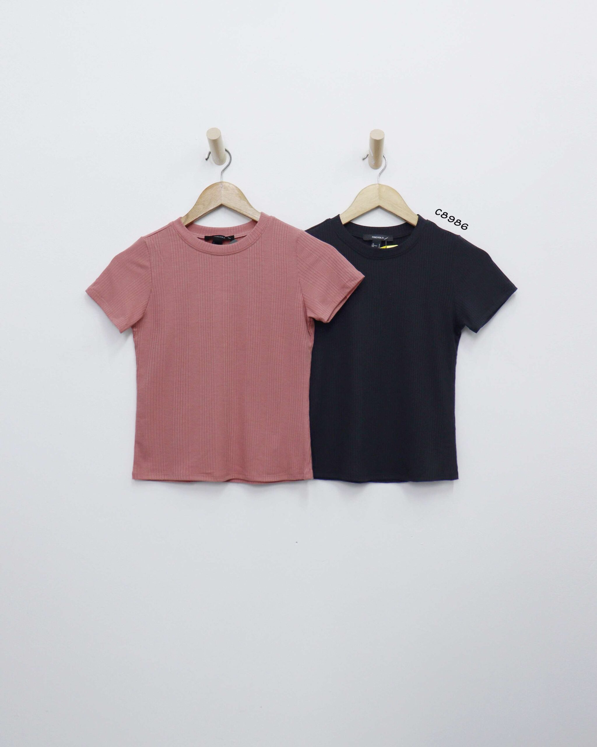 Áo thun F21, cổ tròn , tay ngắn , sọc gân