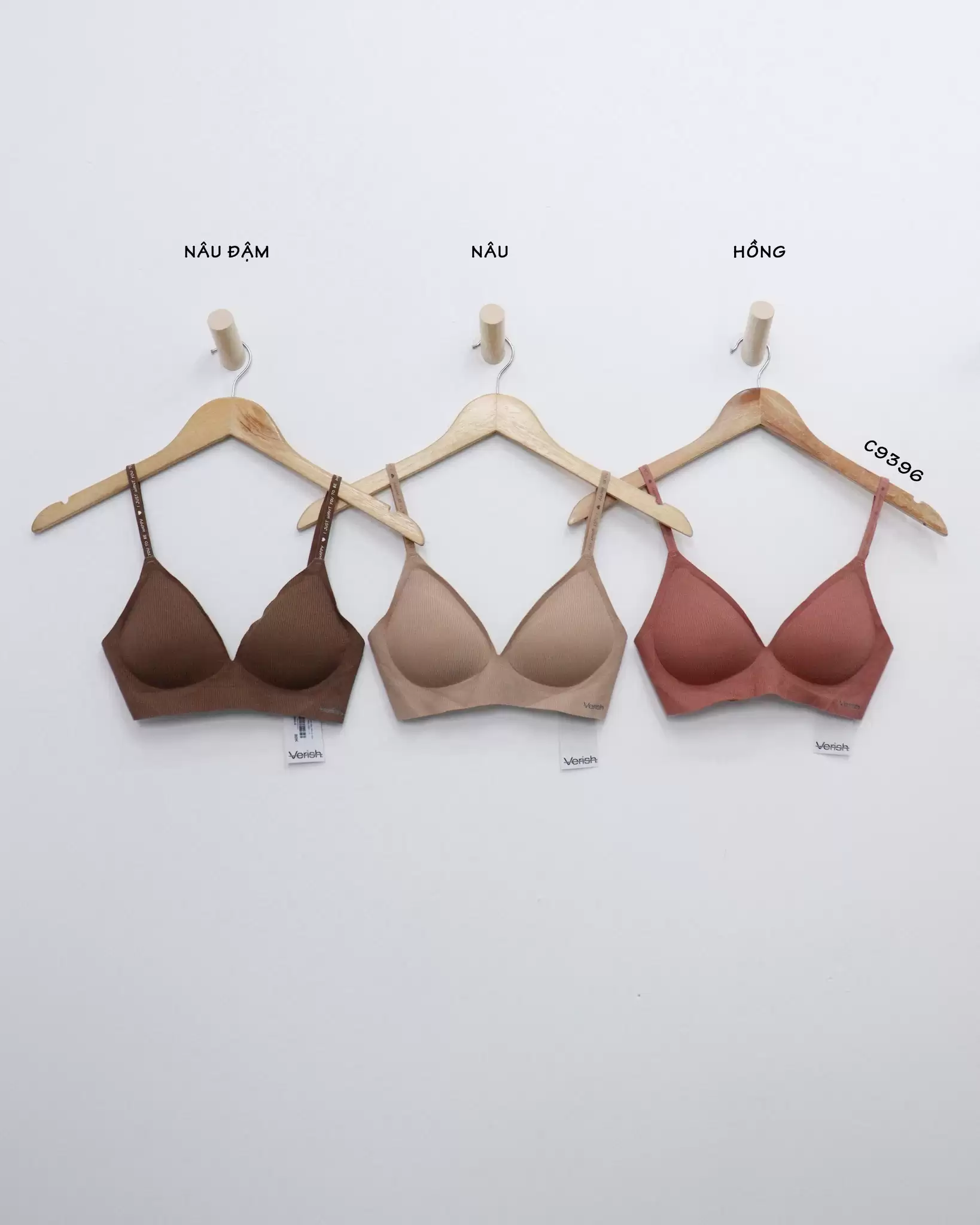 Áo bra Verish cài sau dây in chữ