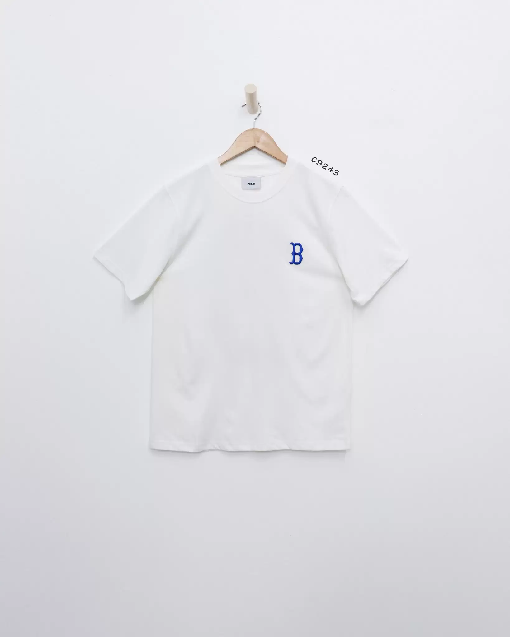 Áo thun MLB cổ tròn, tay ngắn, in B vàng sau