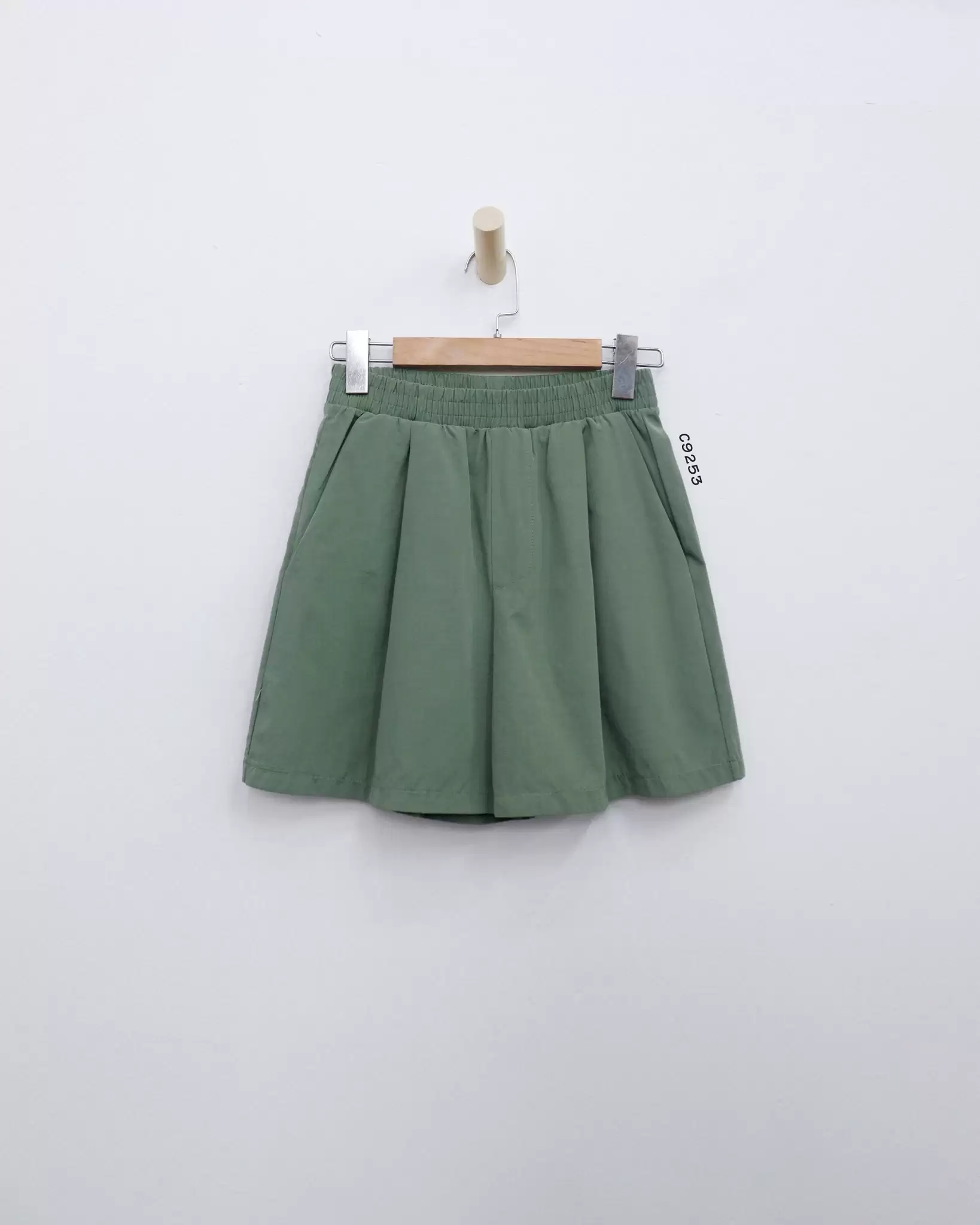 Quần short Uniqlo lưng thun, 2 túi xéo
