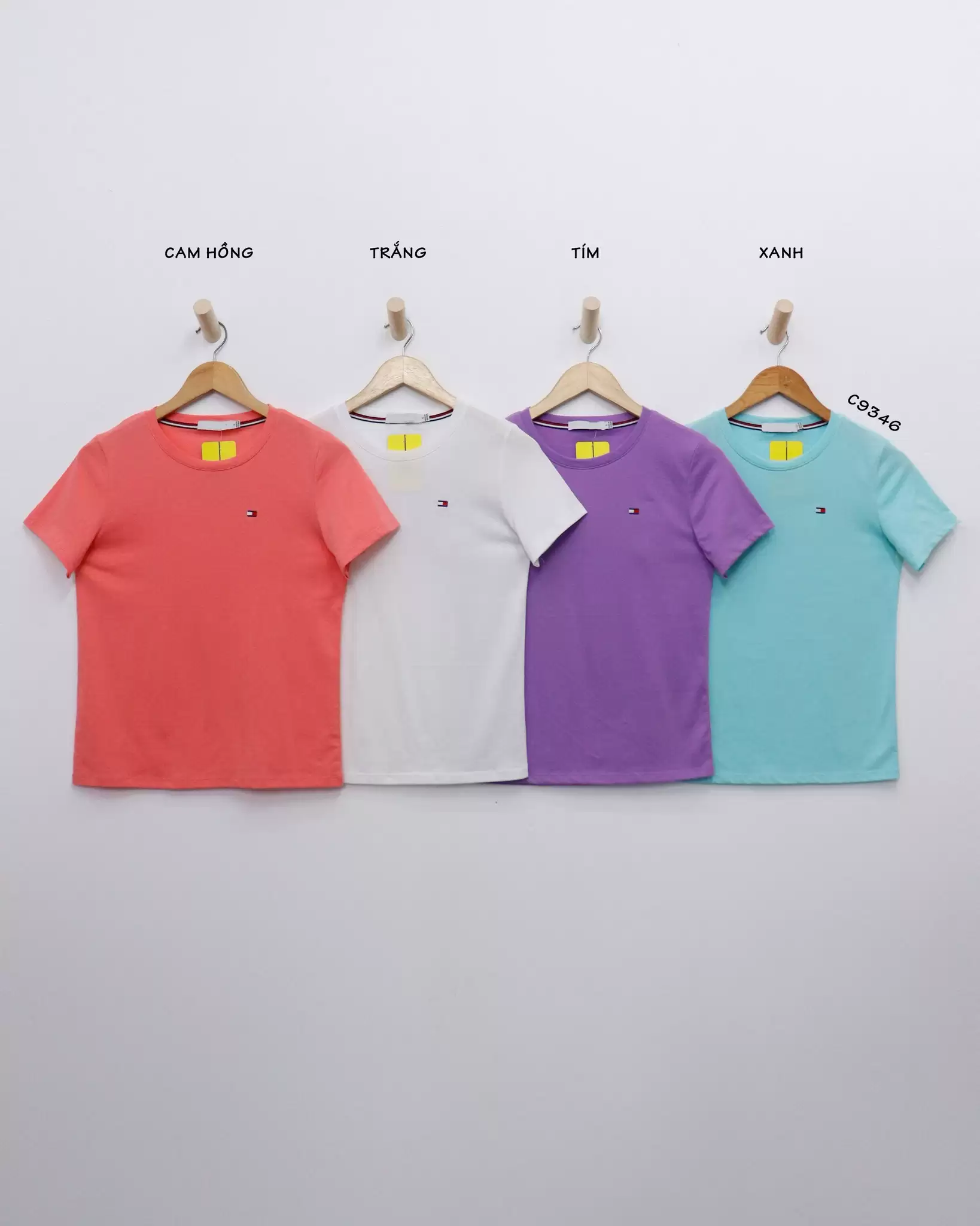 Áo thun Tommy cổ tròn tay ngắn thêu logo trước