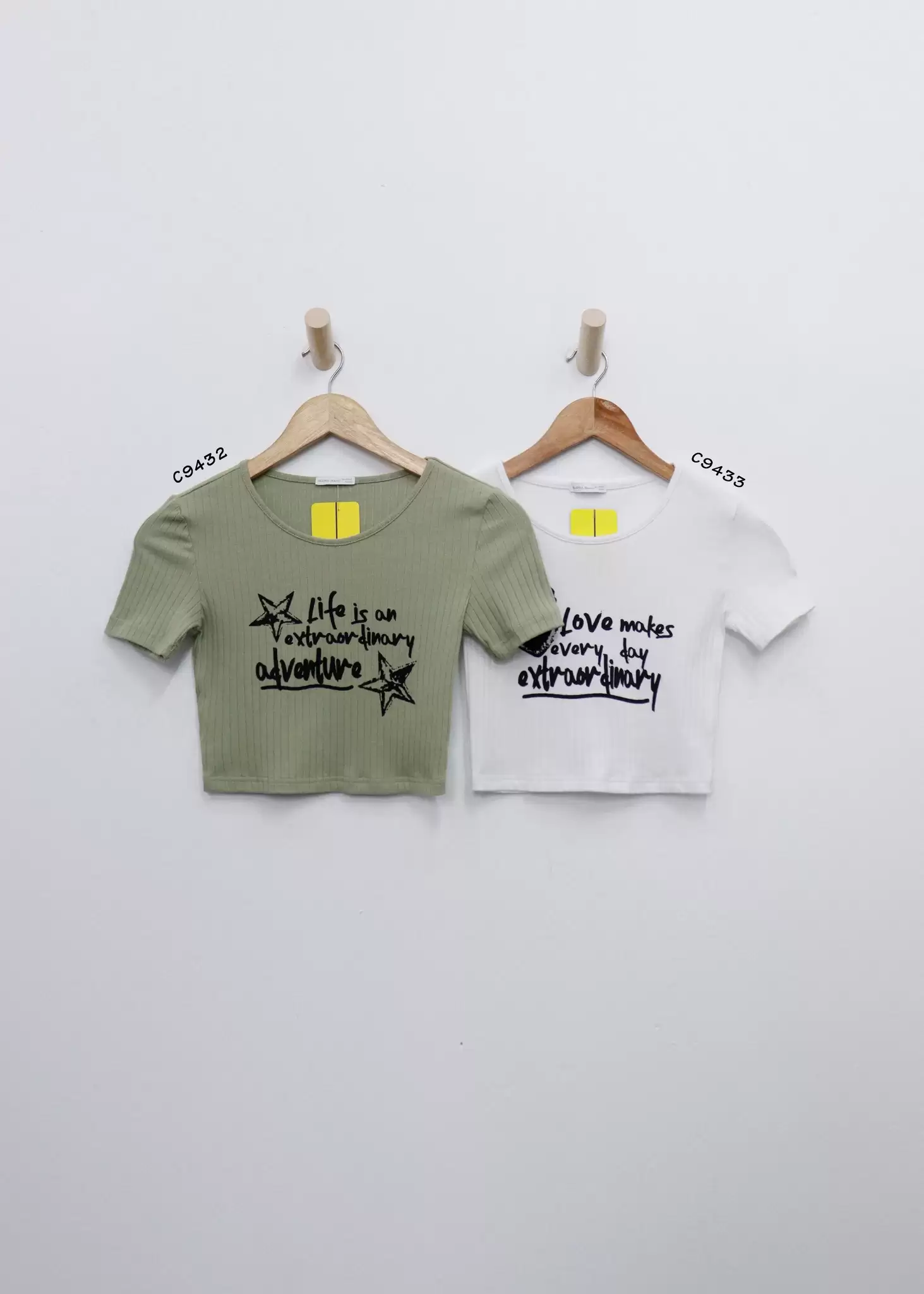 Áo thun gân croptop GJ cổ tròn tay ngắn in hình sao