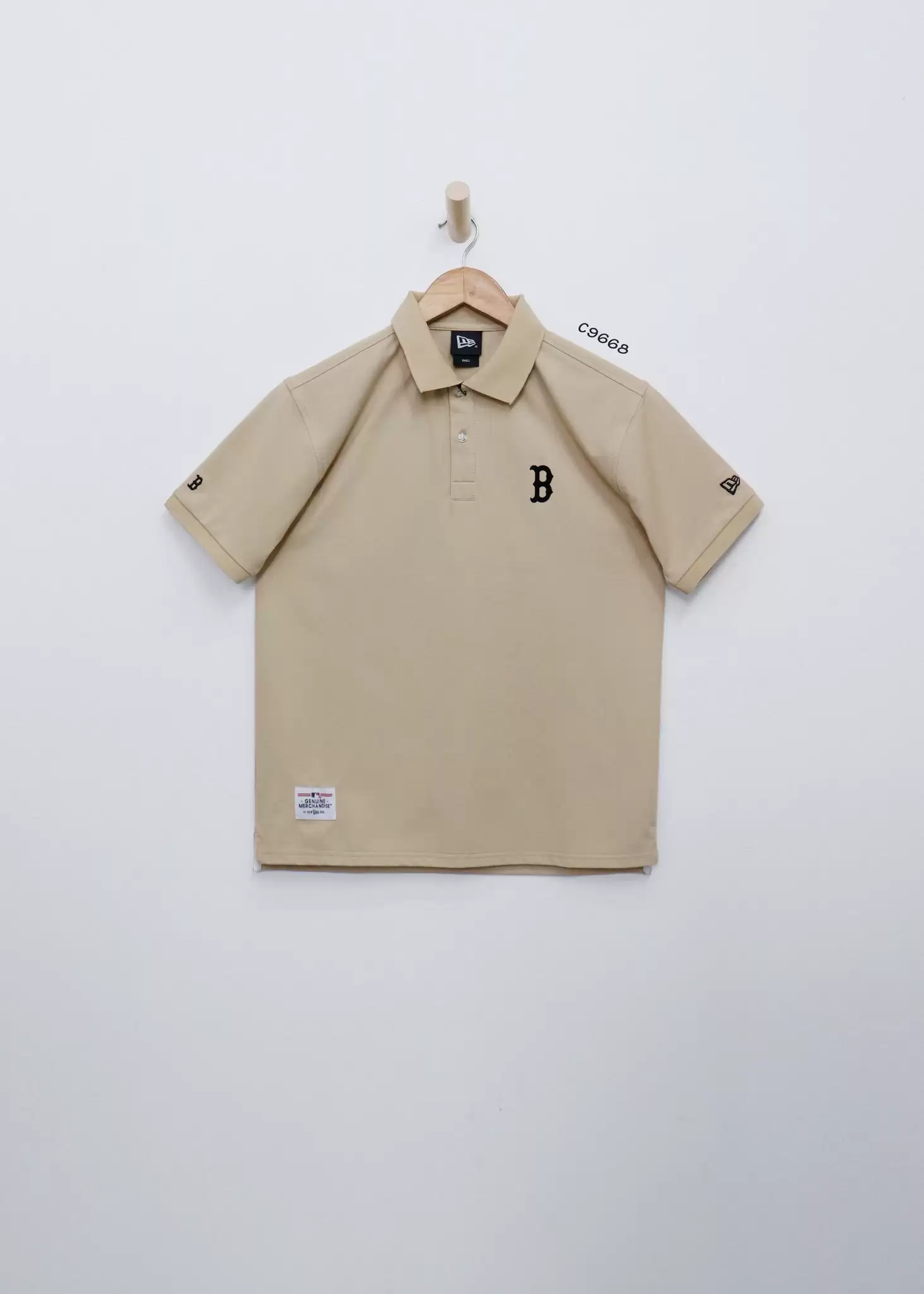 Áo thun nam New Era cổ bẻ, tay ngắn, in chữ B
