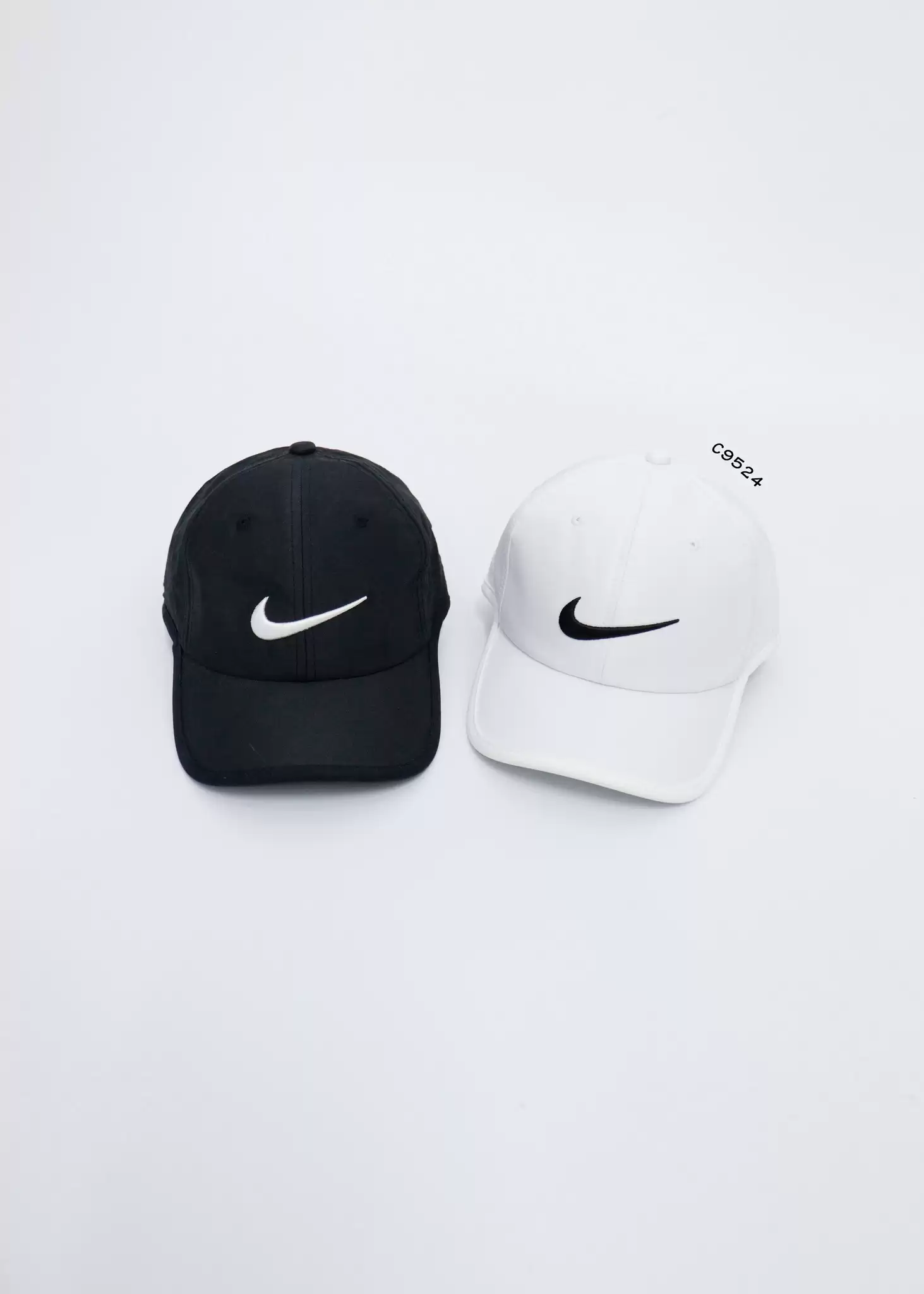 Nón Nike khóa dán, thêu logo trước