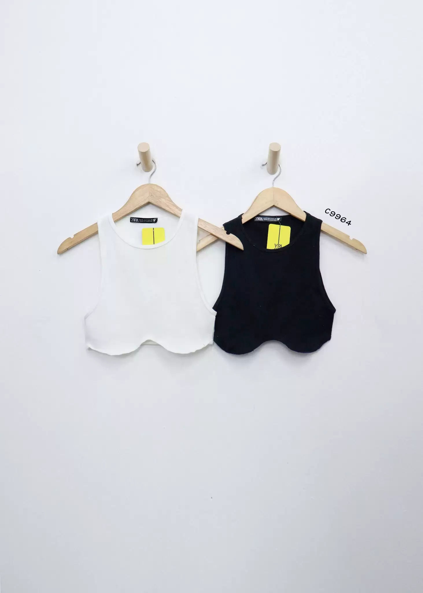 Áo ba lỗ croptop Zara thu gân lai kiểu