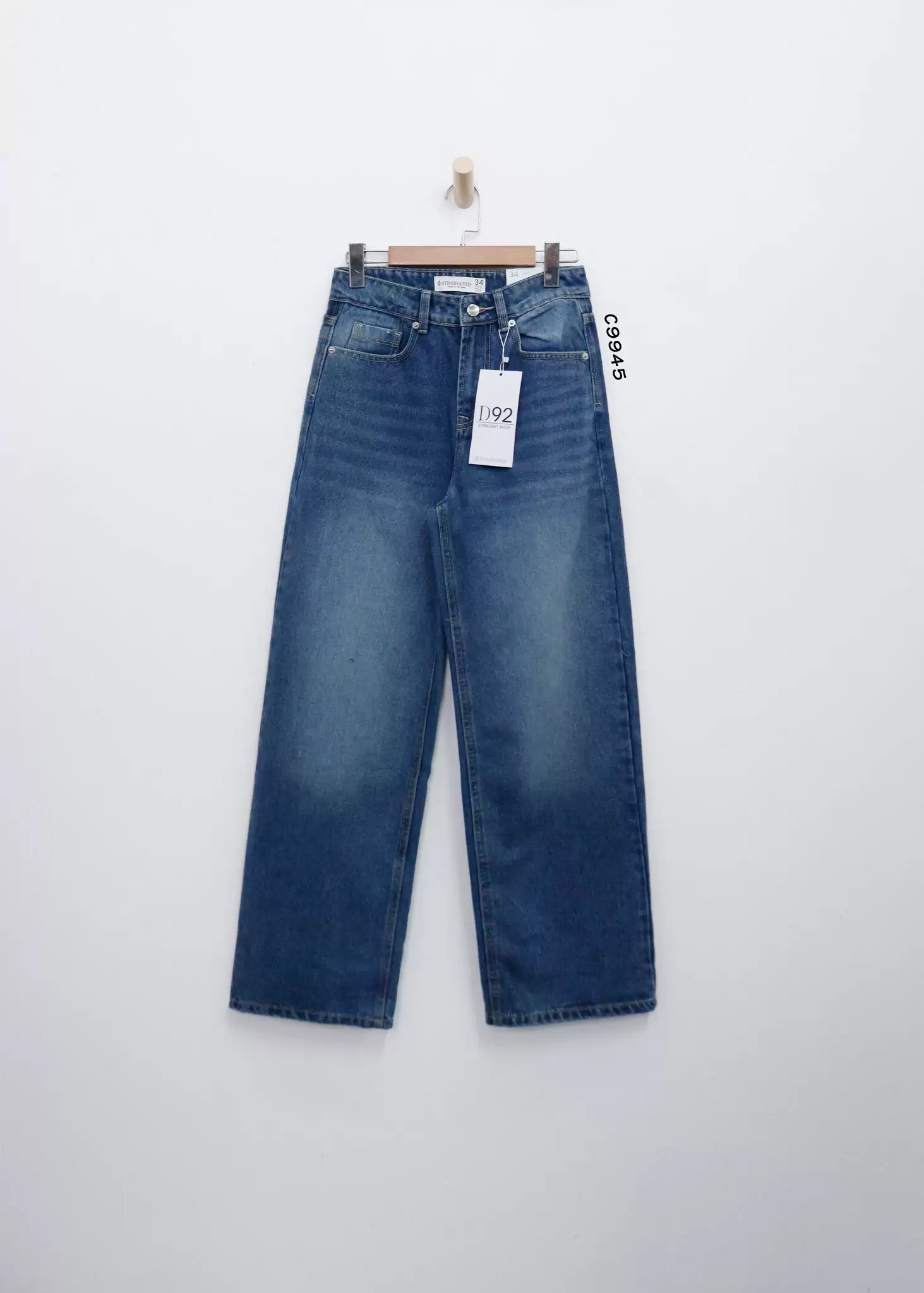 Quần jean Stradiva ống đứng rách kiểu wash