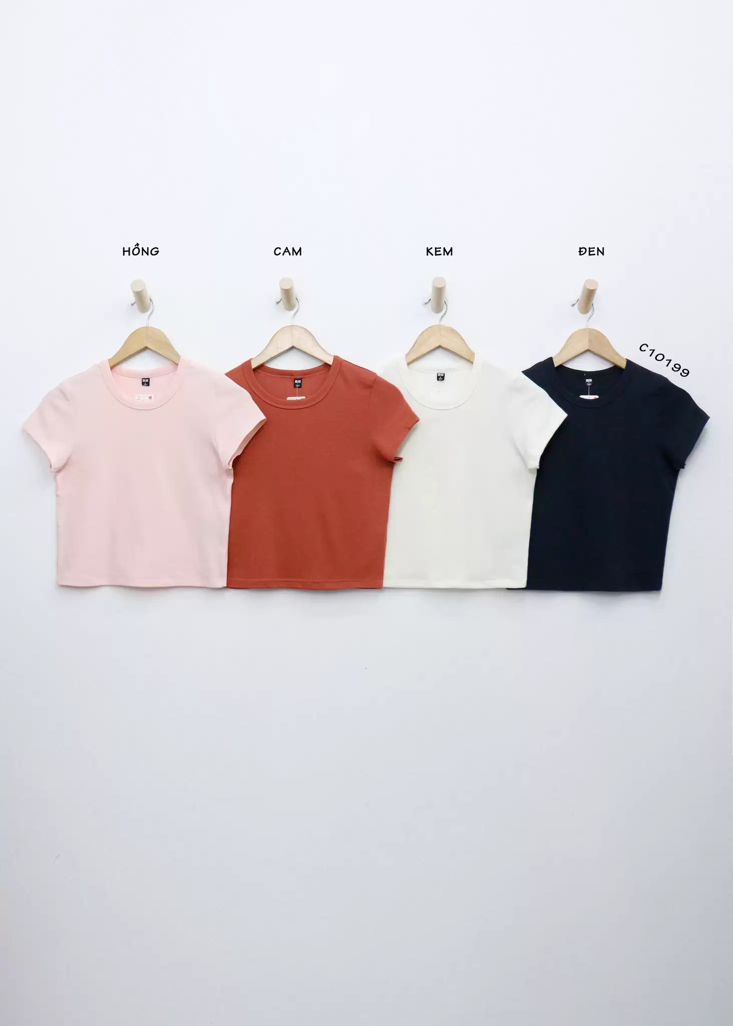 Áo thun Uniqlo cổ tròn tay ngắn trơn