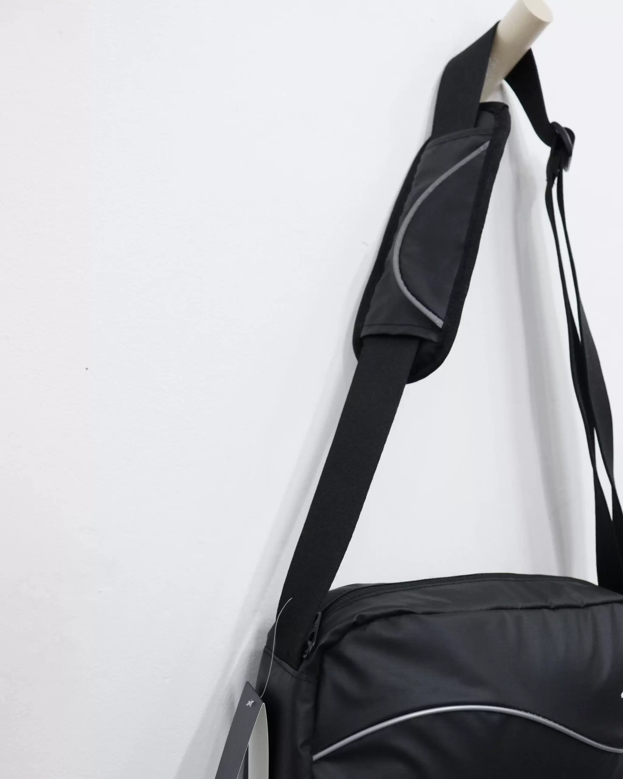 Túi đeo chéo Adidas phối viền kiểu in logo 3 10436 3 scaled