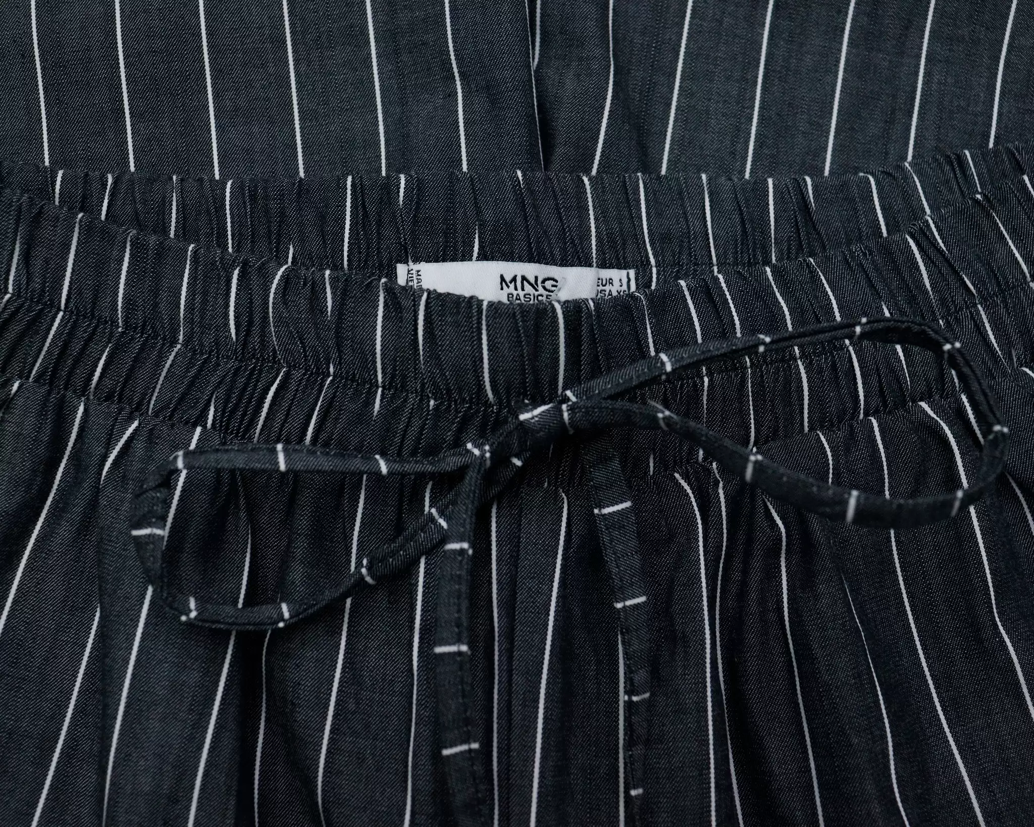 Quần MNG lưng thun cột dây ống đứng sọc 2 túi 4 4 13