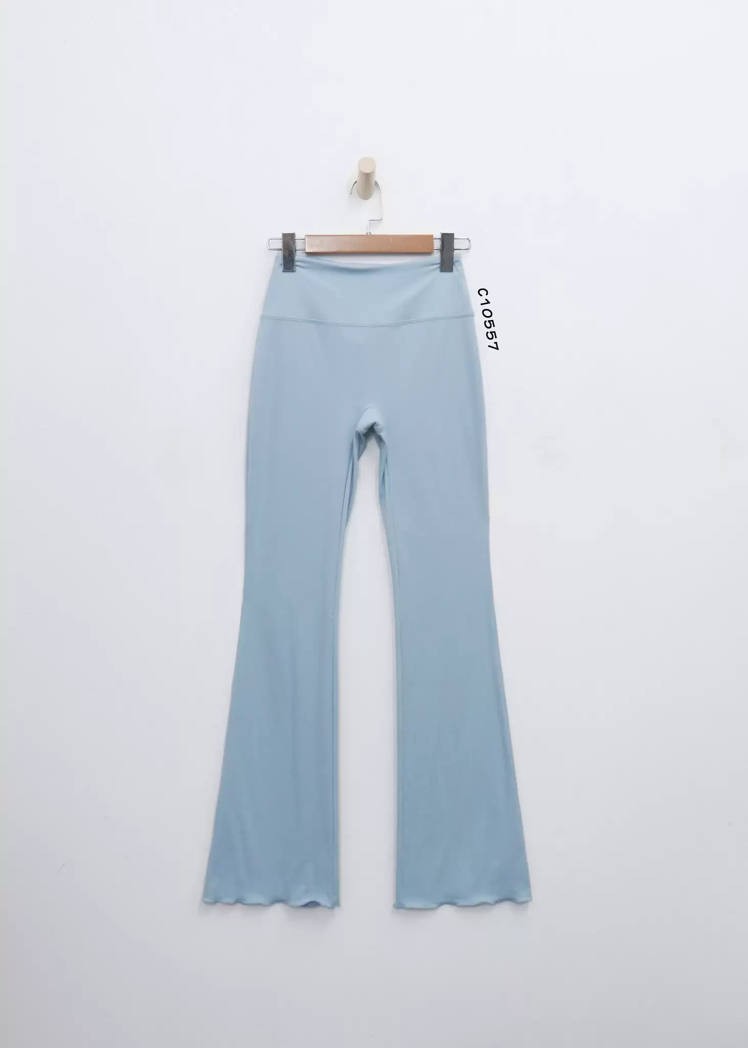 Quần tập F21 ống loe cuốn biên trơn