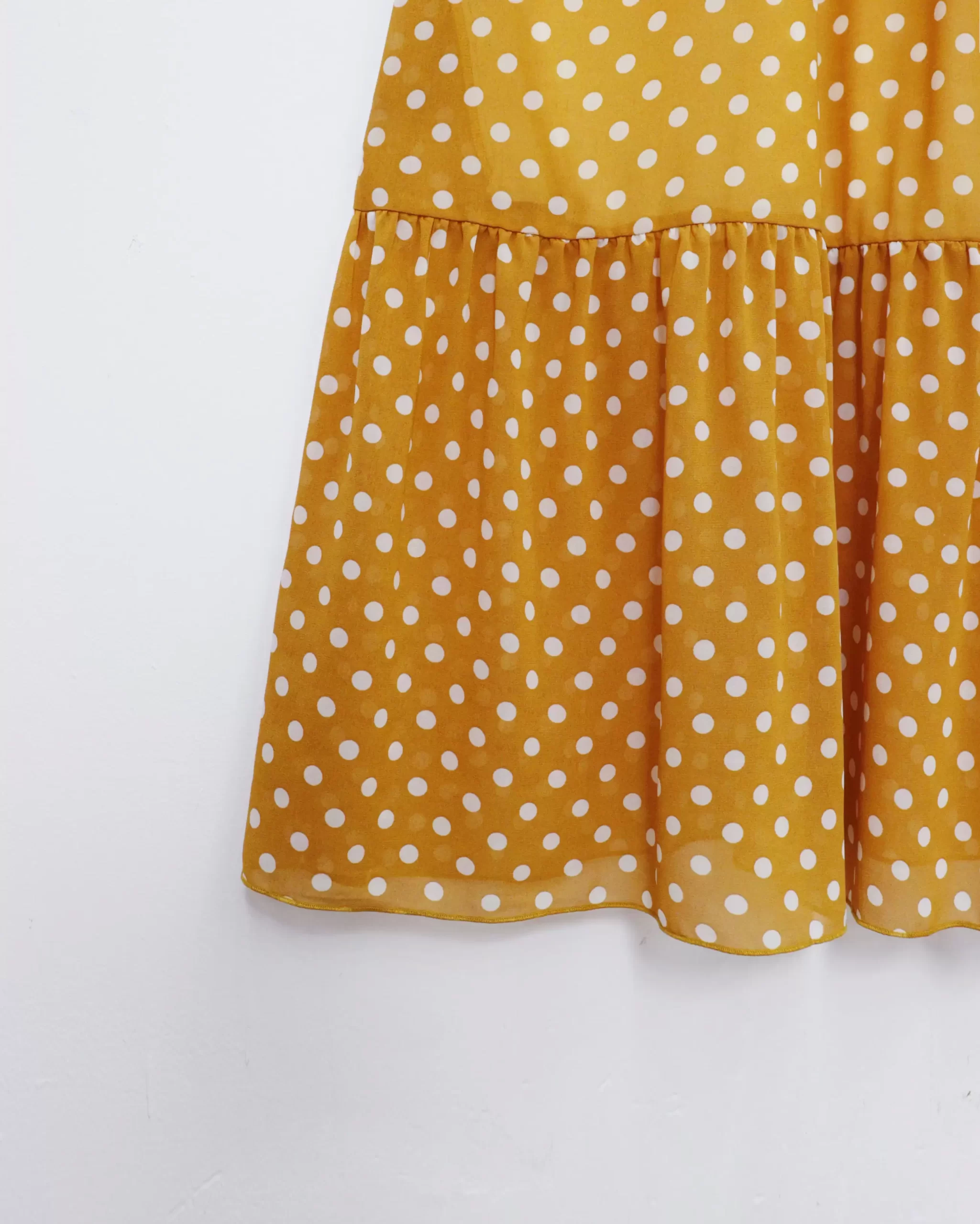 Đầm yếm Bershka phối ngọc trai chấm bi 5 10157 4 scaled