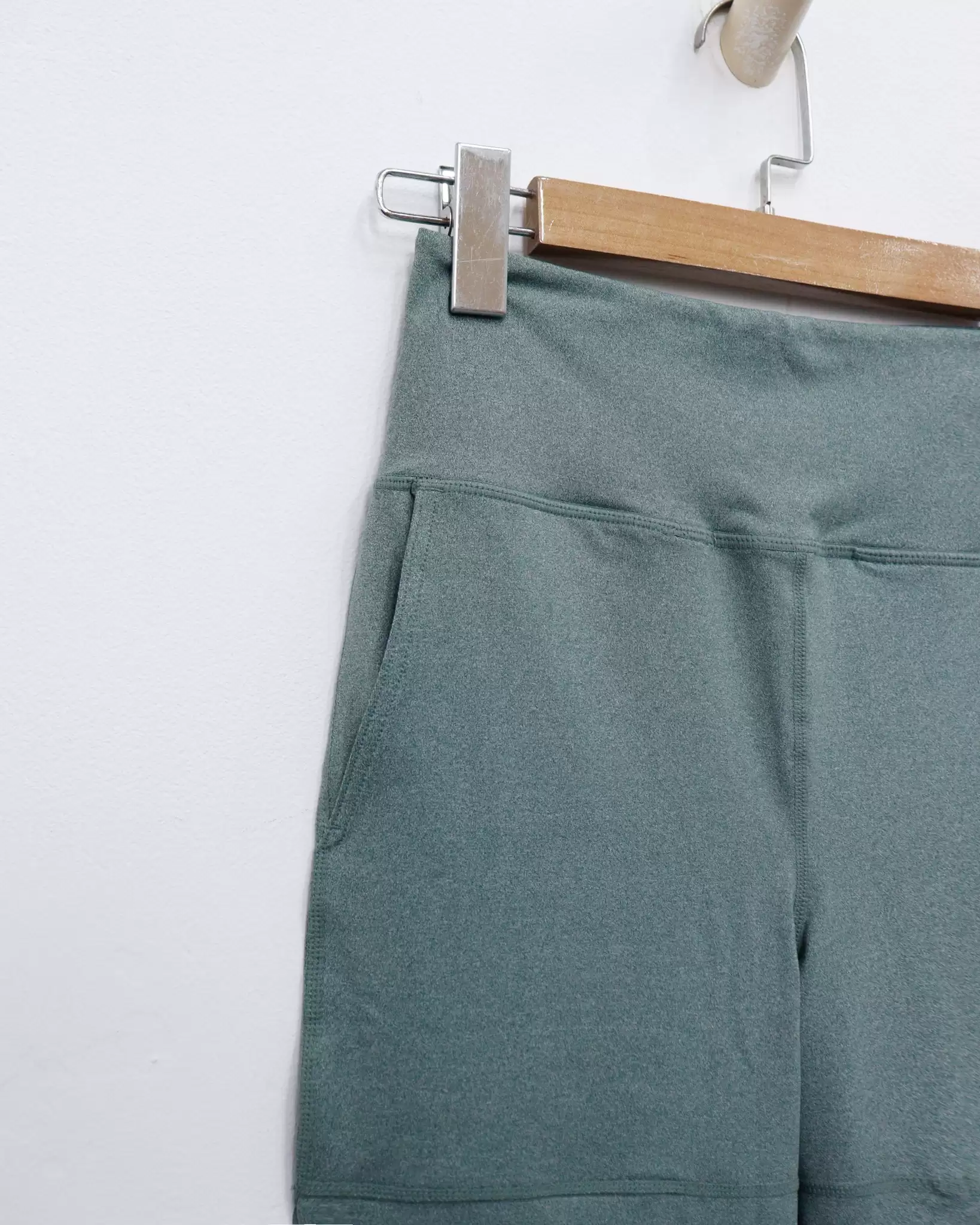 Quần tập Walk Pop 2 túi xéo trơn 3 3 1