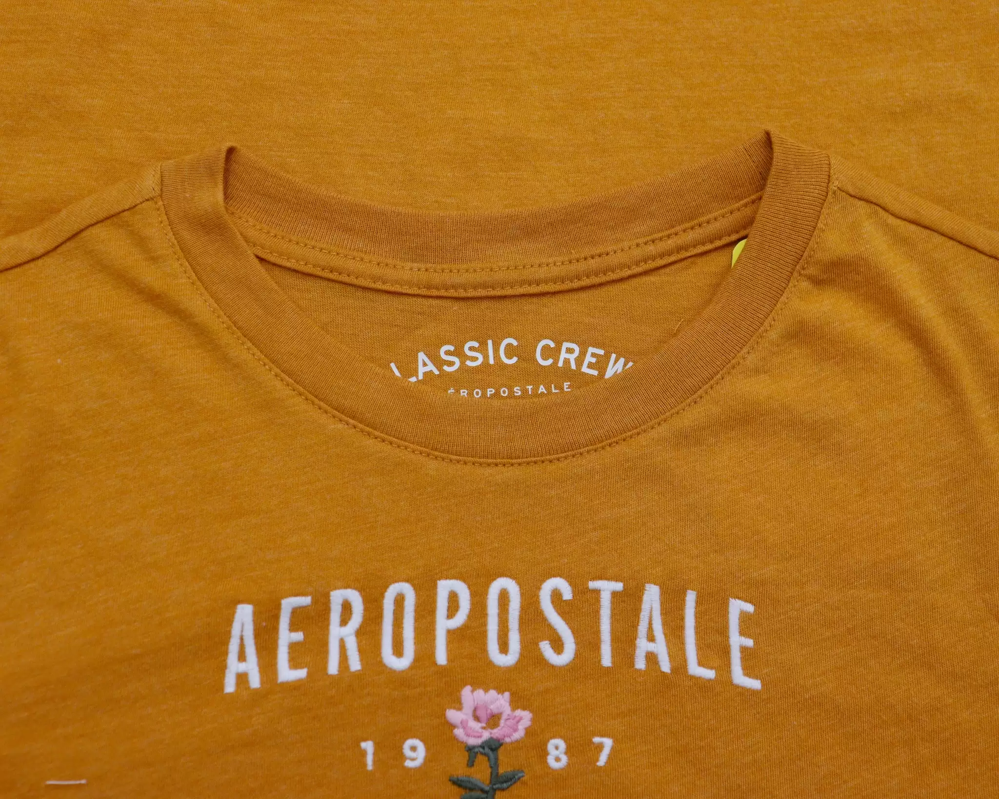 Áo thun Classic cổ tròn tay ngắn thêu bông 4 4 38