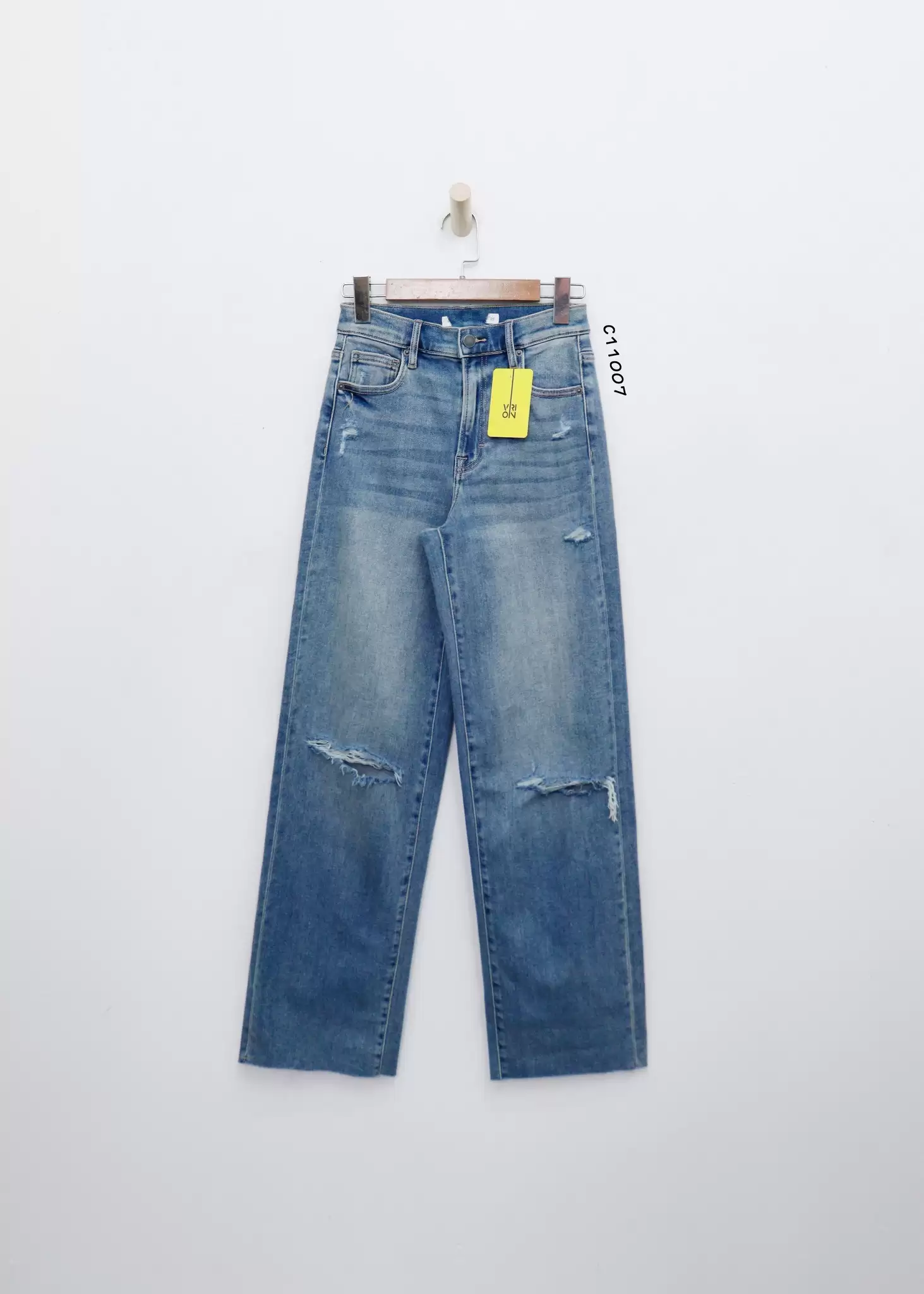 Quần Jean xuất, ống đứng, cắt lai 2 túi, rách gối 2 bên wash 8 1 54